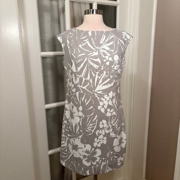 Chaps Dresses & Skirts - Chaps Ralph‎ Lauren Gray And Cream Floral Boat Neck Sleeveless Dress Size 6 NWT